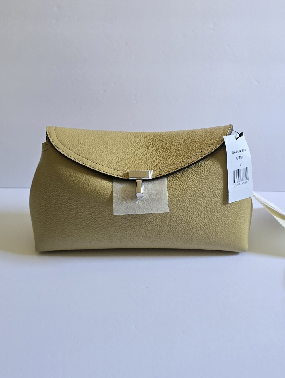 TOTEME T-lock grained-leather crossbody clutch desert - Picture 1 of 9